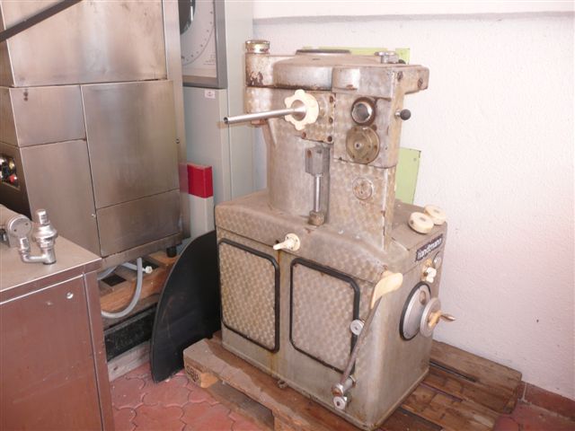 č.49 -hydraulická řeznická narážka