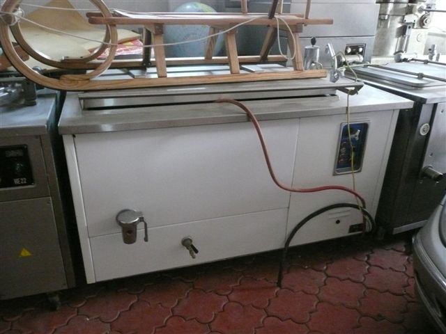 č. 34 -kotel varný 250l-plynový i elektrický,25000,-Kč/Ks