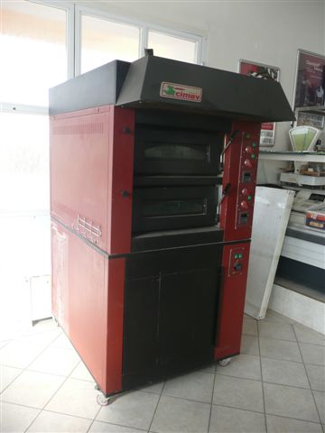 č. 35 -pizza pec s kynárnou a digestoří,patro vni. rozměr 90 x 60 cm