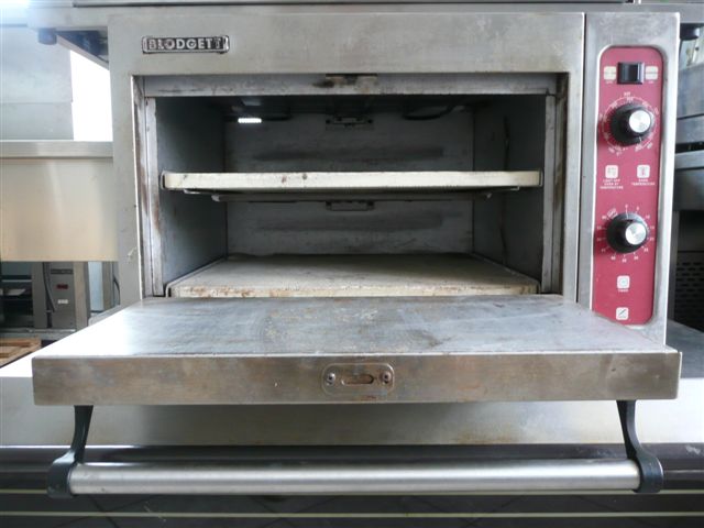 č. 38 - pizza pec dvoupatrová,patro rozměr 50 x 50 CM - 115000,-Kč